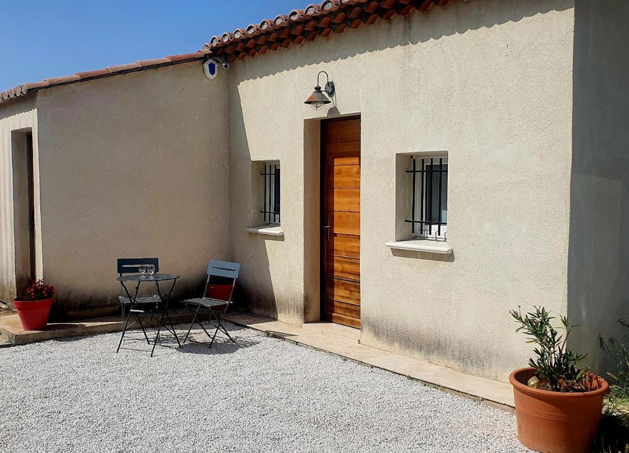 Coquet 2 Pieces Au Calme Avec Piscine Villa Fontvieille Exterior foto