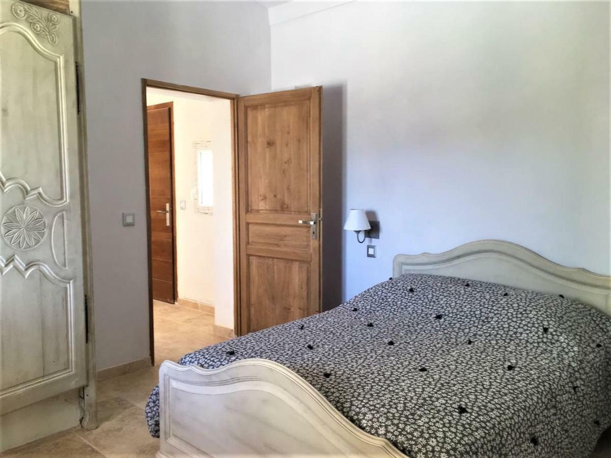 Coquet 2 Pieces Au Calme Avec Piscine Villa Fontvieille Exterior foto